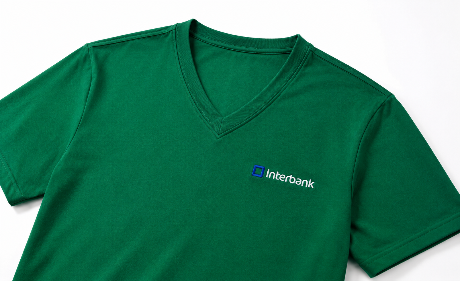 Polo Jersey cuello V personalizado con bordado corporativo